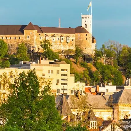 Urban Homy Nočitev z zajtrkom Ljubljana