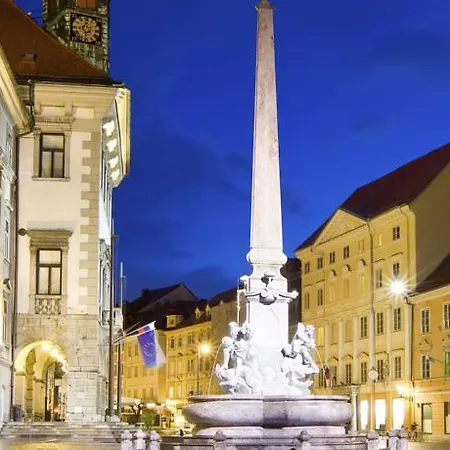 Nočitev z zajtrkom Urban Homy